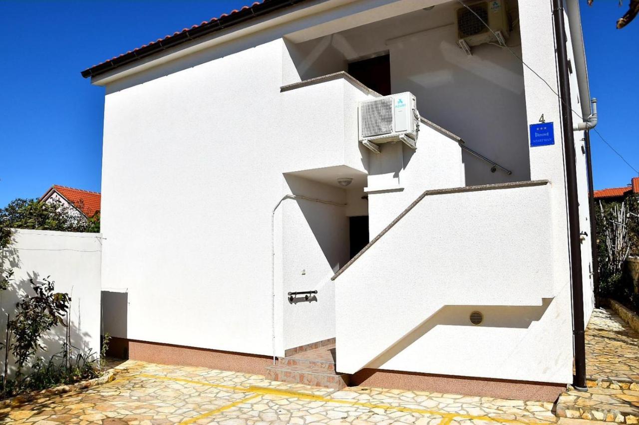 Apartments With A Parking Space Vrsi - Mulo, Zadar - 18849 Экстерьер фото