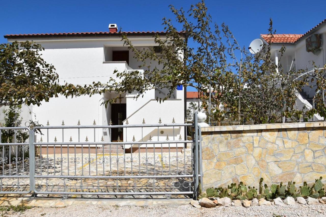 Apartments With A Parking Space Vrsi - Mulo, Zadar - 18849 Экстерьер фото